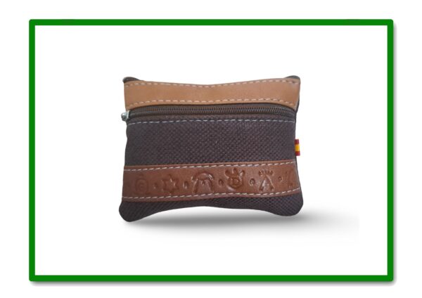 MONEDERO 2 CREMALLERAS LONA-CUERO DETALLE DE HIERROS MARRON